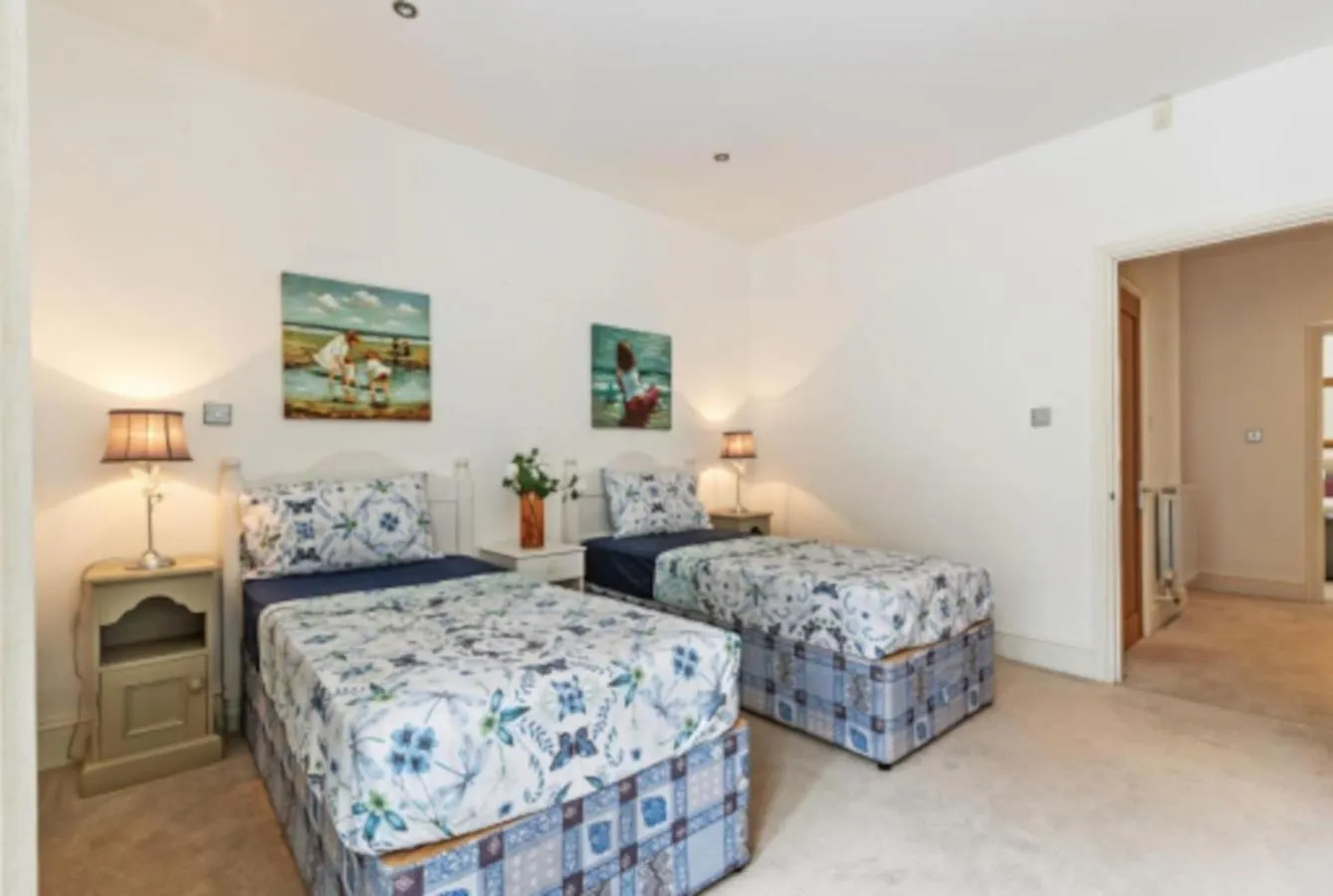 Balmoral Quays - Elegant Seaview Apartment With Garden-Penarth Pier Cardiff 0*,