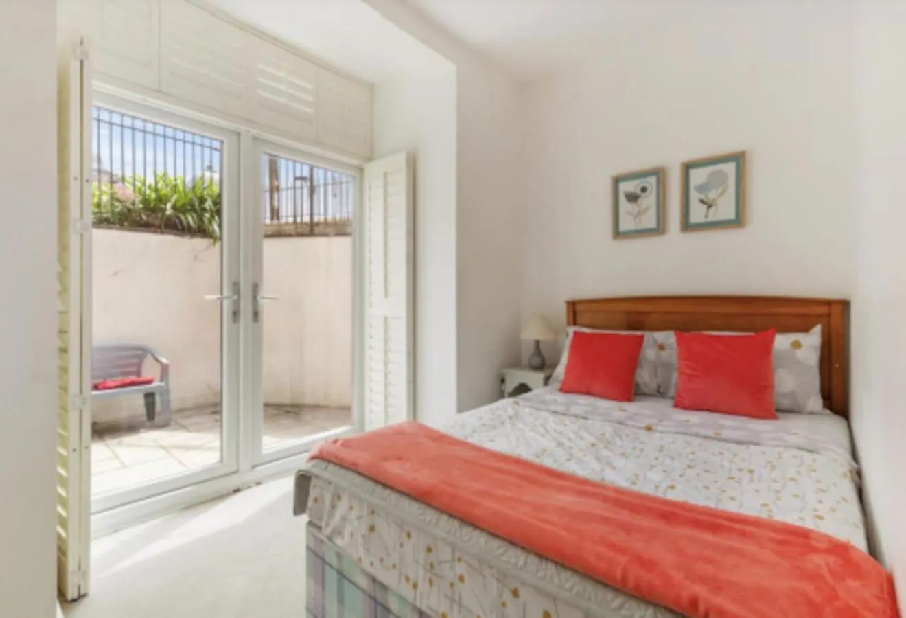 Balmoral Quays - Elegant Seaview Apartment With Garden-Penarth Pier Cardiff 0*,  United Kingdom