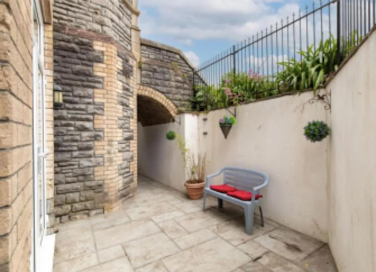Balmoral Quays - Elegant Seaview Apartment With Garden-Penarth Pier Cardiff