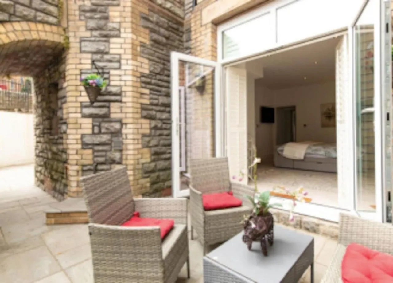 Balmoral Quays - Elegant Seaview Apartment With Garden-Penarth Pier Cardiff United Kingdom